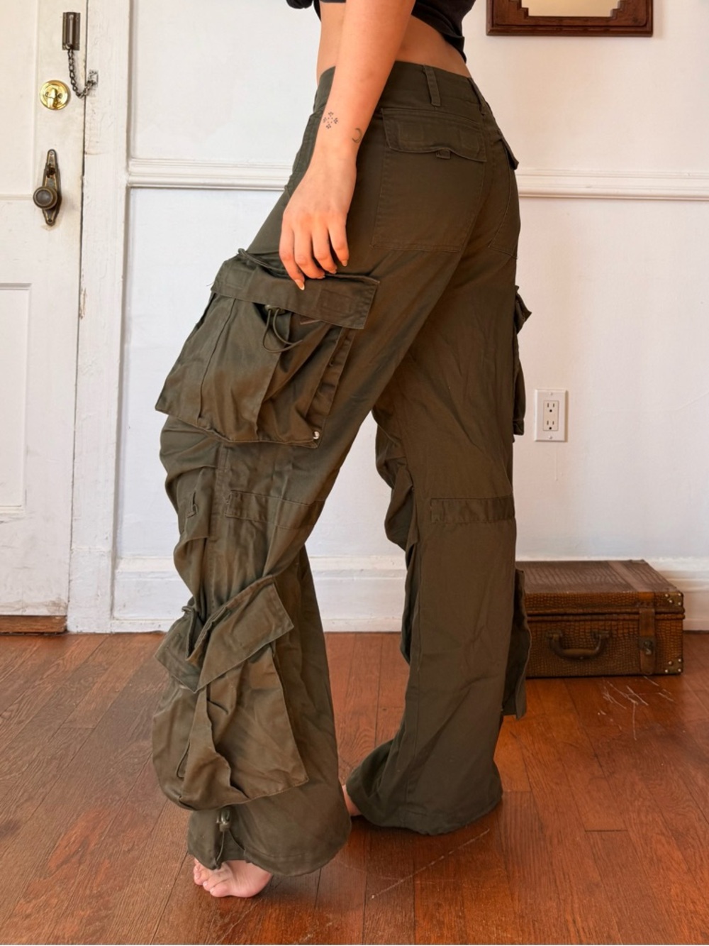 Utility Cargo Wide-Leg Pants in Olive Green
